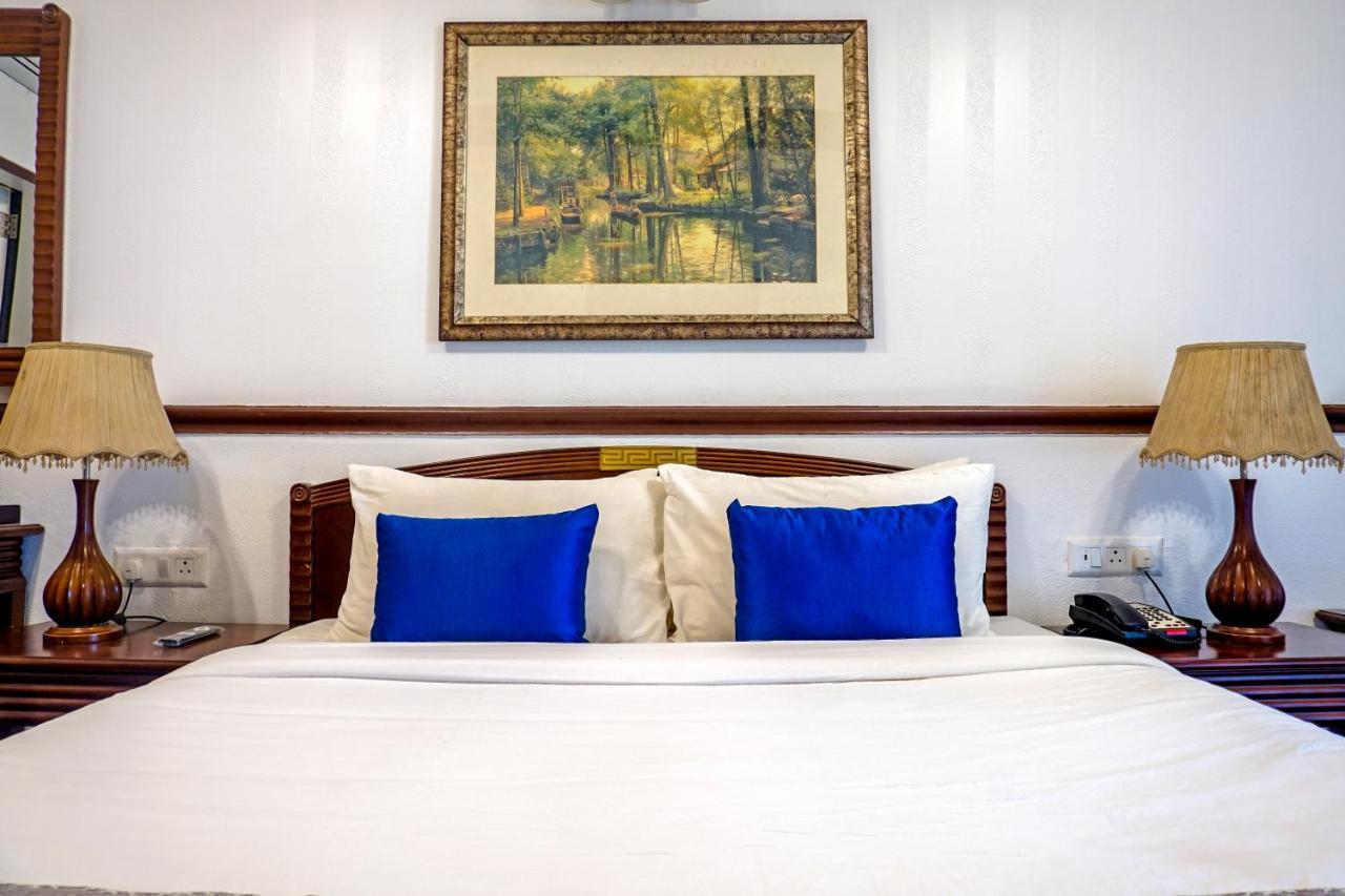 Citrus Chambers Mahabaleshwar Hotel Bagian luar foto