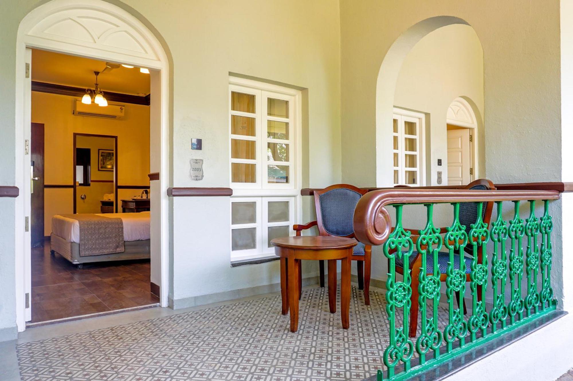 Citrus Chambers Mahabaleshwar Hotel Bagian luar foto