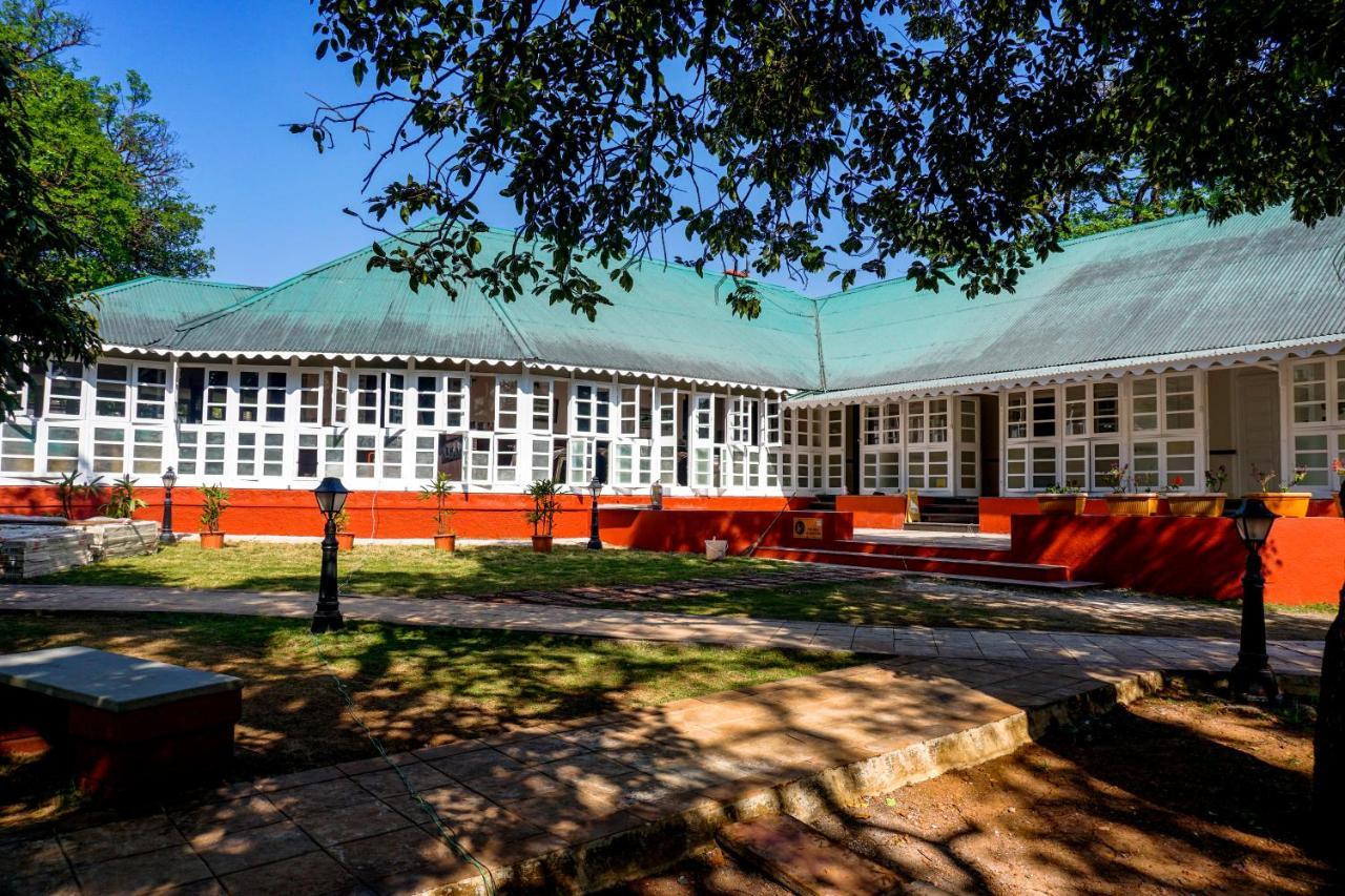 Citrus Chambers Mahabaleshwar Hotel Bagian luar foto