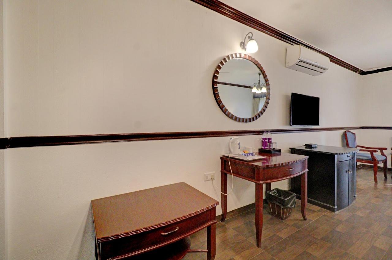 Citrus Chambers Mahabaleshwar Hotel Bagian luar foto