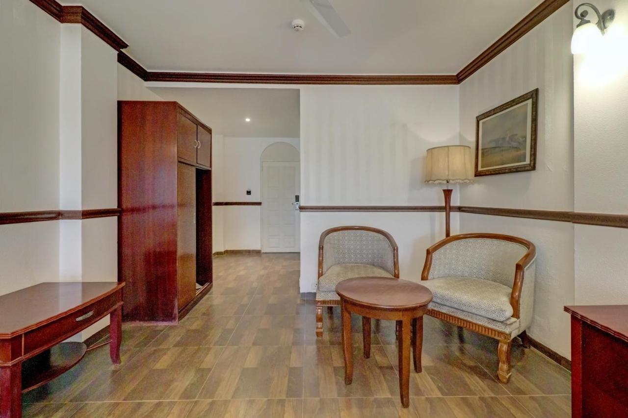 Citrus Chambers Mahabaleshwar Hotel Bagian luar foto