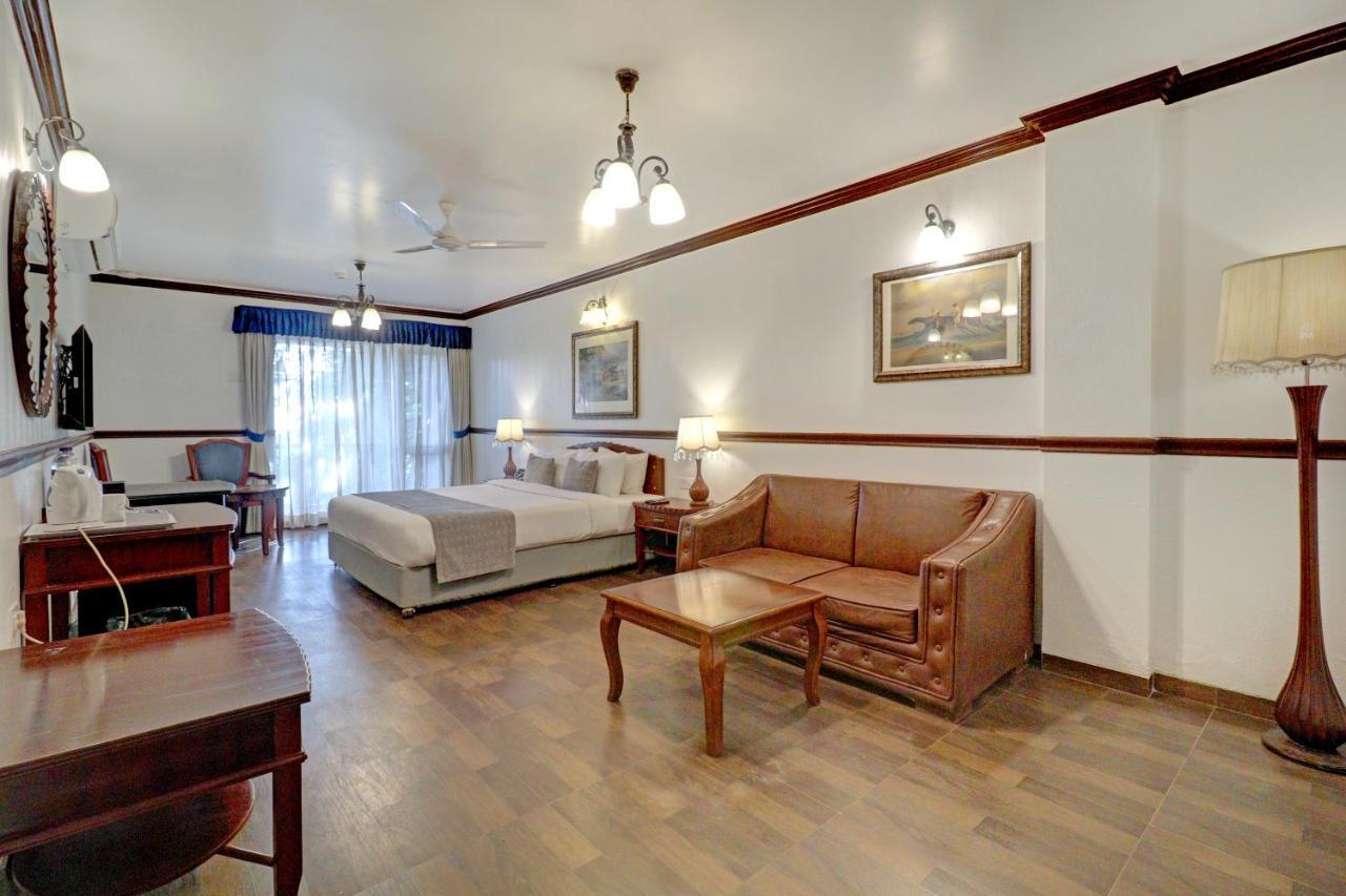 Citrus Chambers Mahabaleshwar Hotel Bagian luar foto