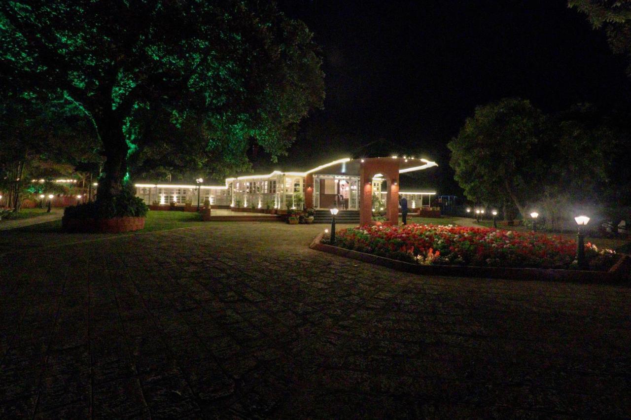 Citrus Chambers Mahabaleshwar Hotel Bagian luar foto
